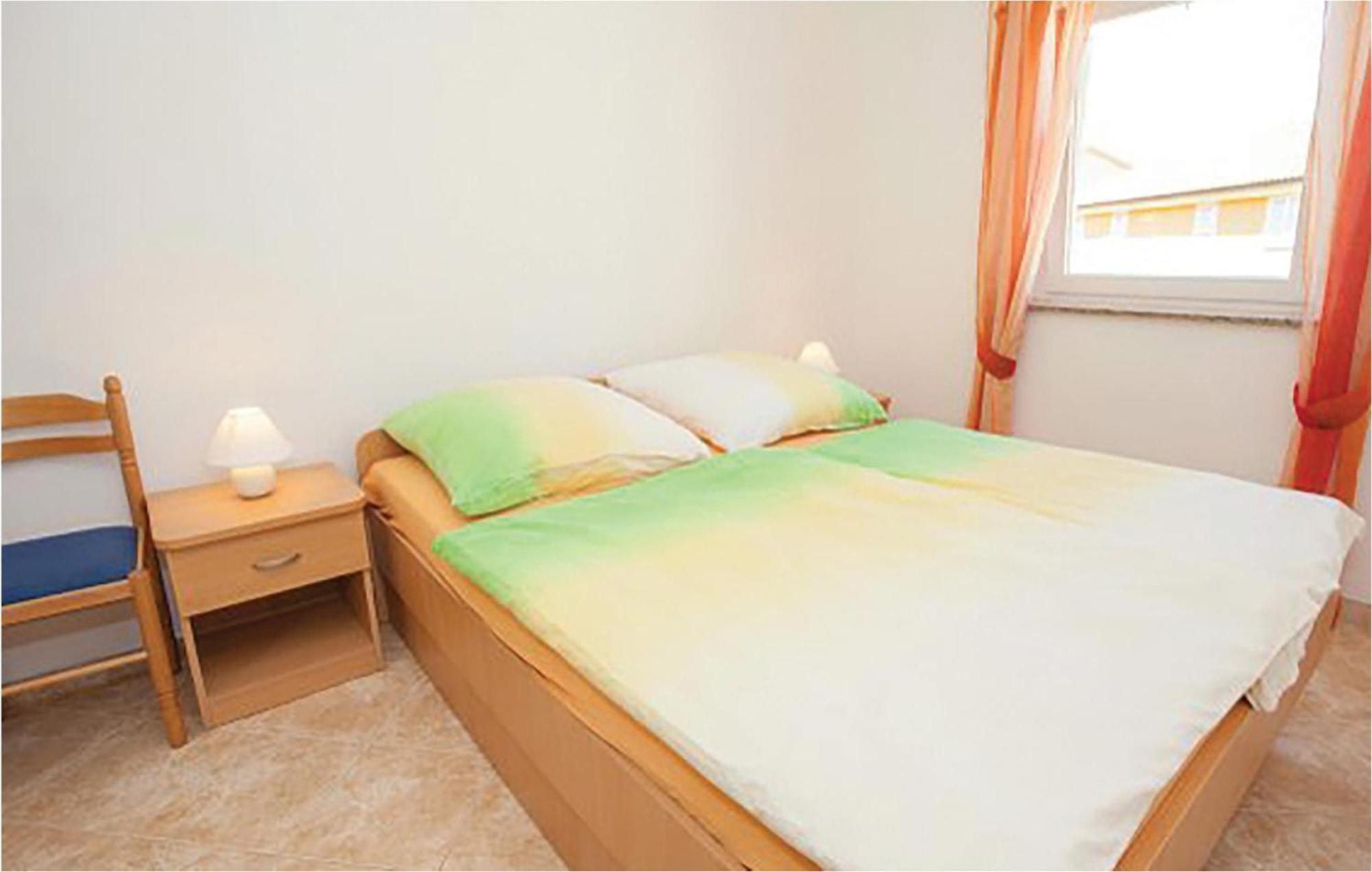 1 Bedroom Beautiful Apartment In Малинська Екстер'єр фото
